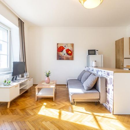 Next To Stadion, Near To Lainzer Tiergarten Apartment Vienna Luaran gambar